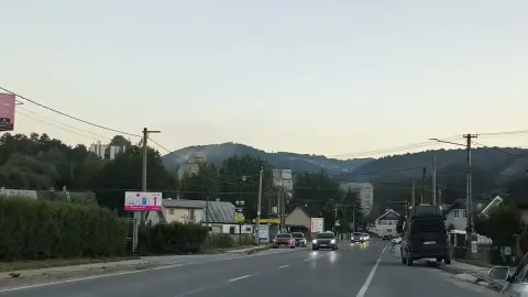 Prach nad hlavnou cestou