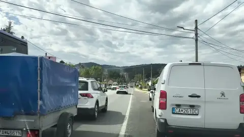 Prach nad hlavnou cestou